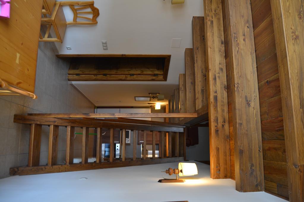 Hostal La Muntanya Castellar De N'Hug Exteriör bild