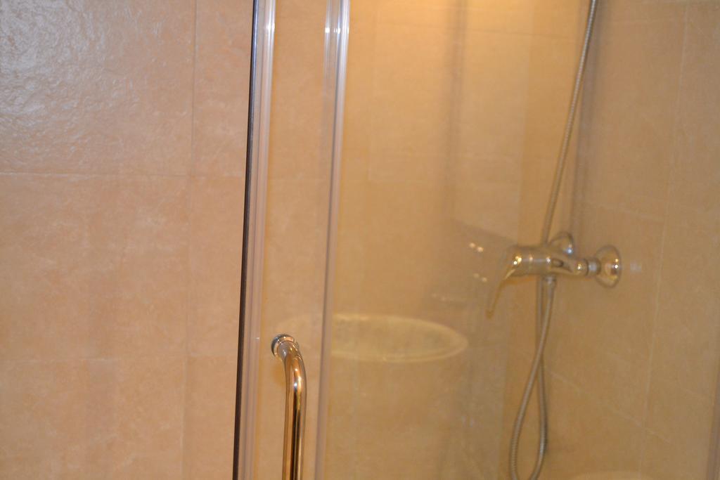Hostal La Muntanya Castellar De N'Hug Exteriör bild