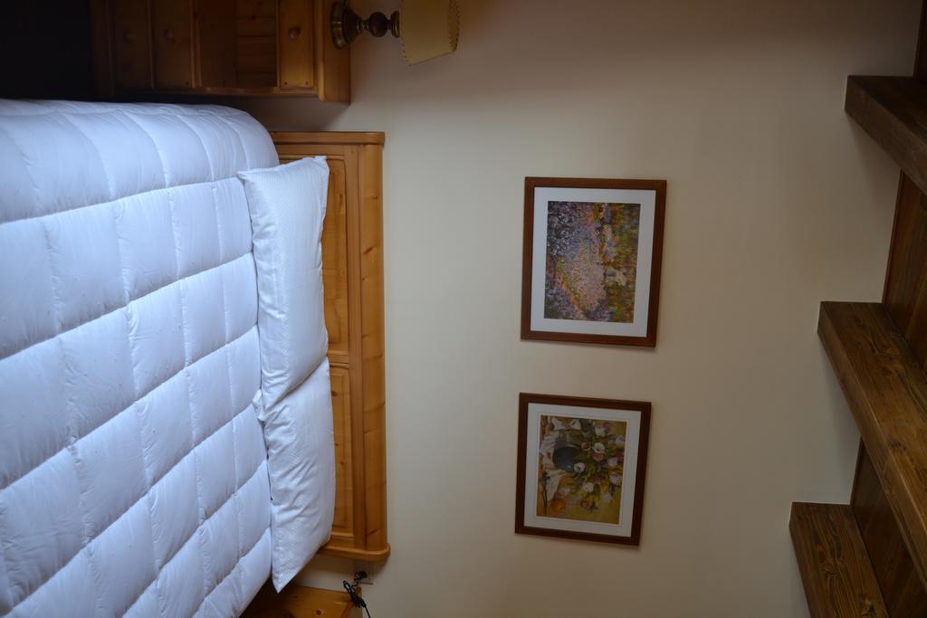 Hostal La Muntanya Castellar De N'Hug Exteriör bild