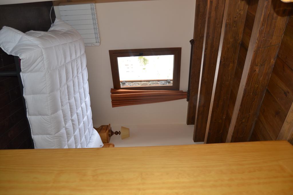 Hostal La Muntanya Castellar De N'Hug Exteriör bild