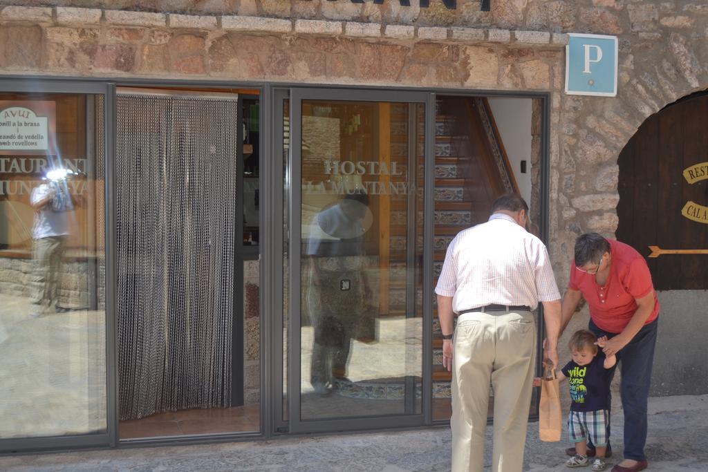 Hostal La Muntanya Castellar De N'Hug Exteriör bild