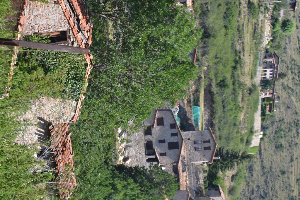 Hostal La Muntanya Castellar De N'Hug Exteriör bild